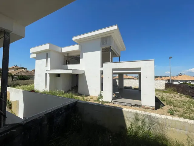 Promoción de 3 magníficos chalets independientes en Gines — 5