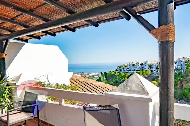 ESPECTACULAR TERRAZA EN ESQUINA Y VISTAS AL MAR EN LA ZENAIDA – RINCÓN DE LA VICTORIA — 33