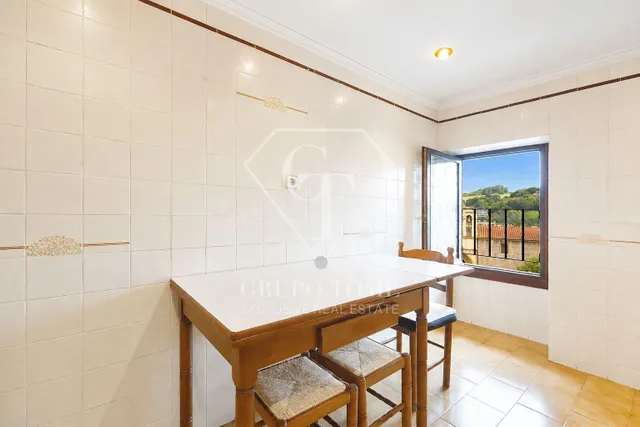 Vivienda acogedora con balcón y vistas despejadas — 22