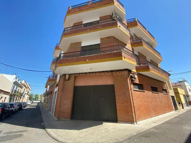 Se vende Edificio + Garajes en Sevilla - foto 4