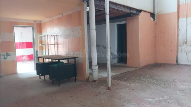 Gran local comercial a la venta - foto 4