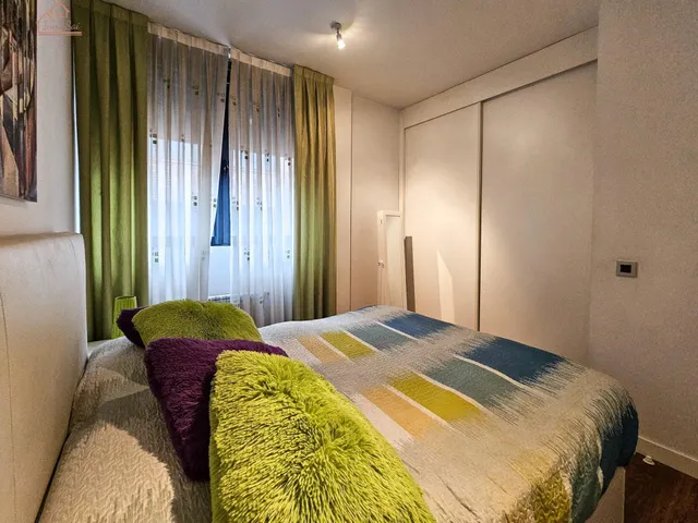 Inmueble en venta con terraza, plaza de garaje y trastero junto al Metro Urgel! — 21