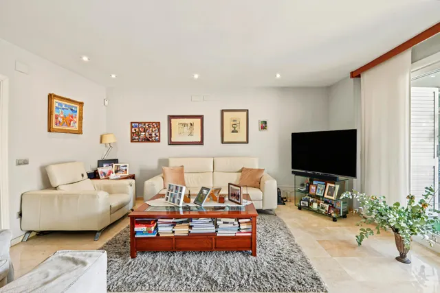 Exclusiva casa con piscina , ascensor y placas solares en llavaneres — 12