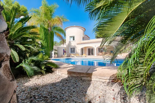 MAJESTUOSA VILLA CON VISTAS AL MAR, CERCA DE LA PLAYA DE LA FUSTERA, BENISSA — 24