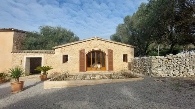 Encantadora casa rústica de dos habitaciones con piscina cer