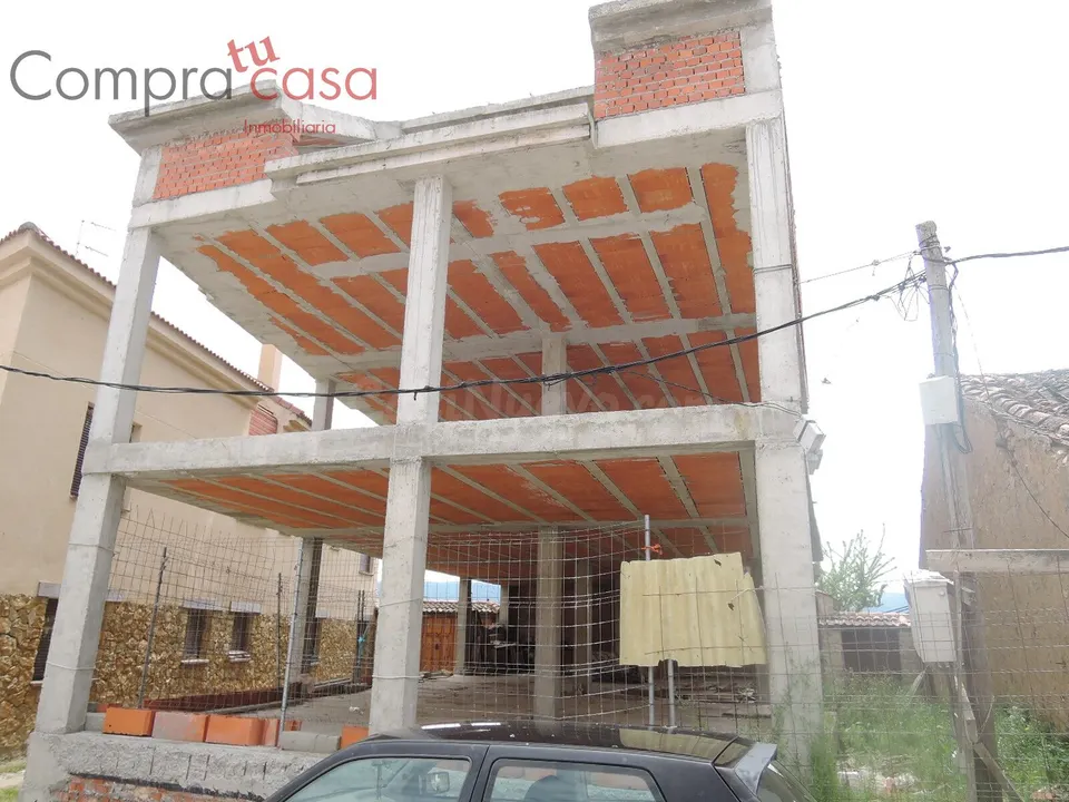 VENTA EDIFICIO ZONA ESPIRDO.-