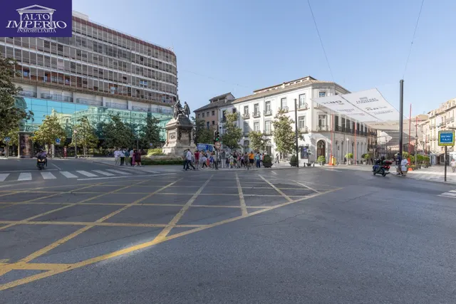 Invierte en una ubicación privilegiada en el corazón de Granada — 2
