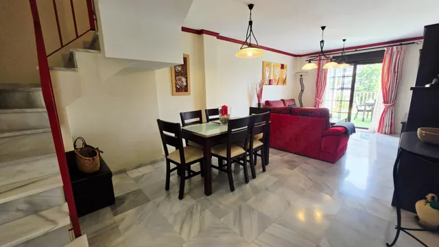 Ático dúplex de 4 dormitorios en alquiler de larga temporada - foto 4