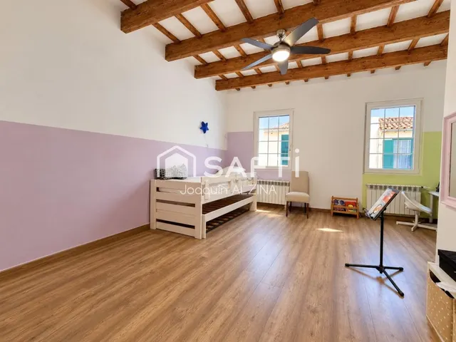 Casa céntrica con patio y 6 habitaciones en Mahón. — 18