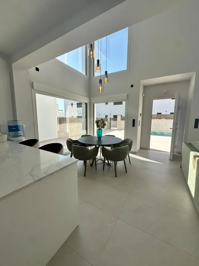 Villa de Lujo de 3Hab 3Bañ + Solarium Grande — 7