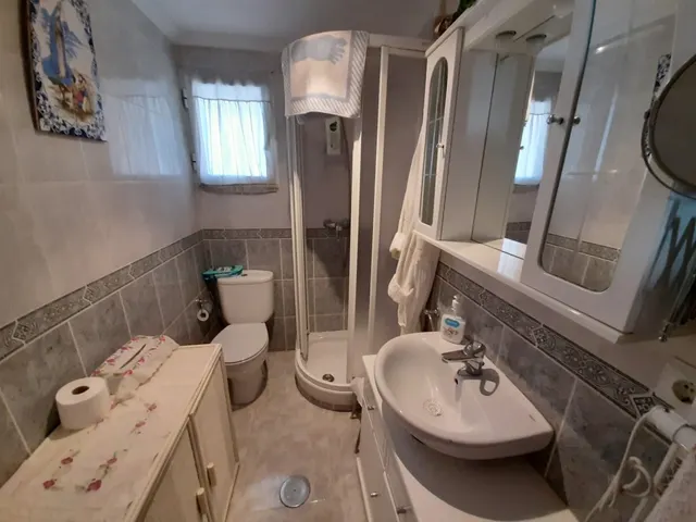 Apartamento de un dormitorio, baño y aseo en 2ª línea playa Levante www.inmobiliarialesdunes.com — 10