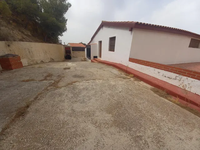 Se alquila nave — 15