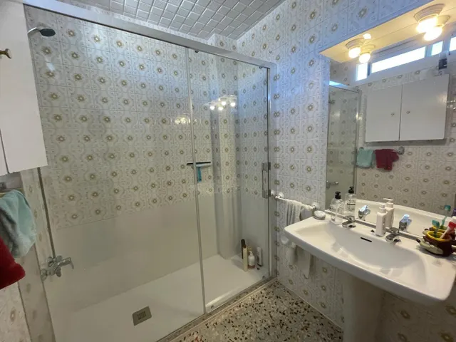 Ático de 3 dormitorios con amplia terraza y vistas al mar en Guardamar del Segura — 24