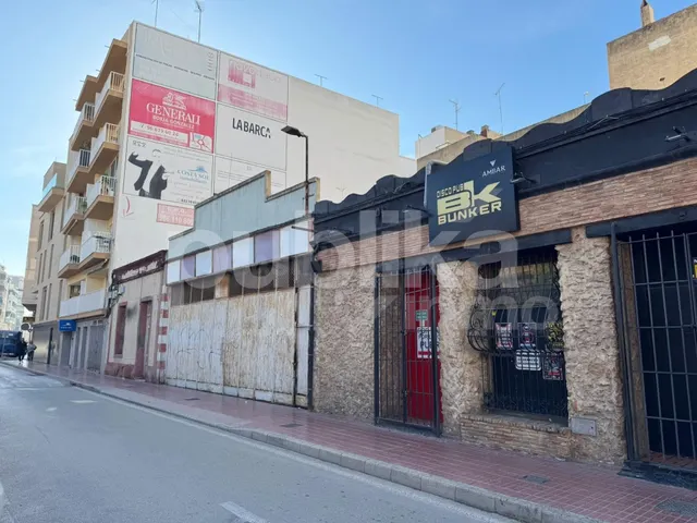 Solar 179m² en venta - Centro — 2