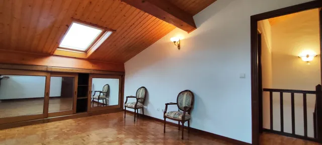 CHALET CON JARDÍN A UN PASO DEL CENTRO DE TORRELAVEGA.- — 18