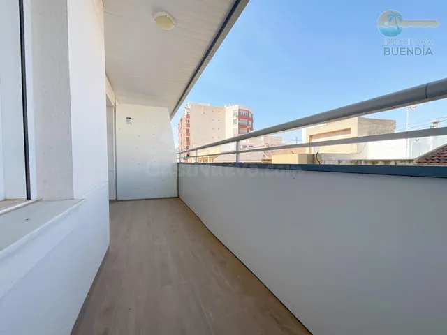 AMPLIO PISO, TOTALMENTE REFORMADO, EN EL CORAZÓN DE PUERTO D - foto 2