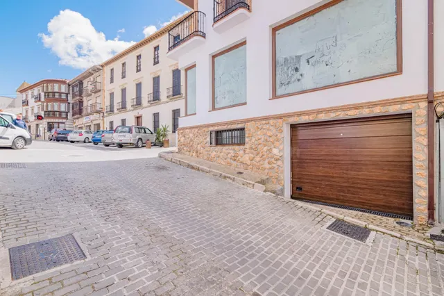VENTA DEL EDIFICIO MAS BONITO EN EL CENTRO DE ILLORA JUNTO A - foto 4
