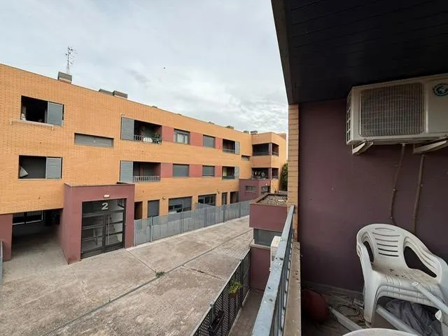 Piso con 2 plazas de garaje y trastero en C/ Tajada (Pedrola) — 6