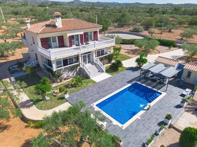 Casa 2 habitaciones 270m² en venta - Afueras del Pueblo
