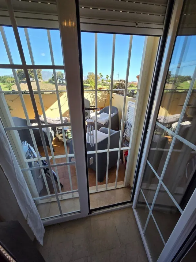 Bajo con terraza de 24 m2 y vistas al golf en Royal Golf Riviera, Riviera del Sol — 13