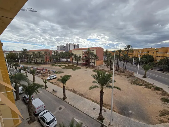 Amplia vivienda de 3 dormitorios con ascensor en Elche — 20