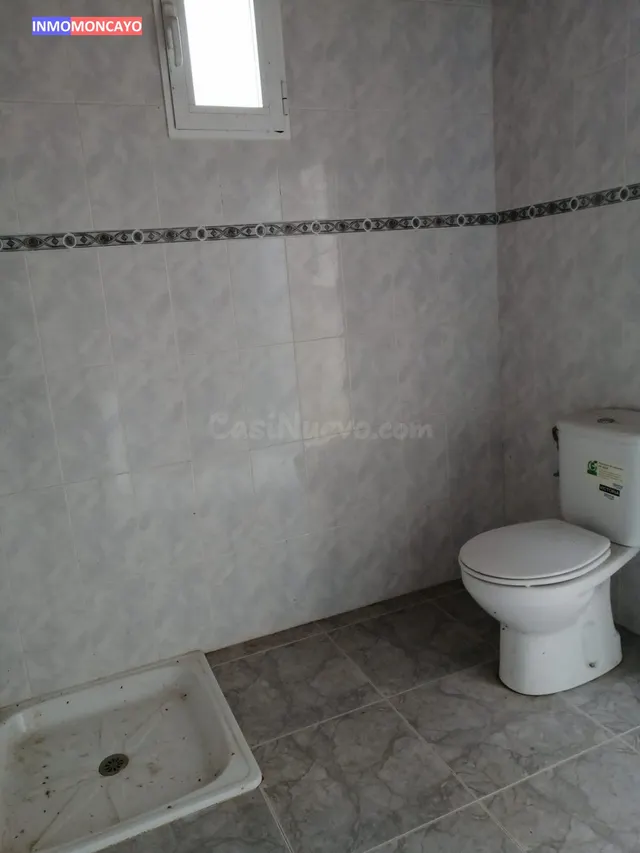 SE VENDE PARCELA CON LUZ Y AGUA EN TARAZONA - foto 2