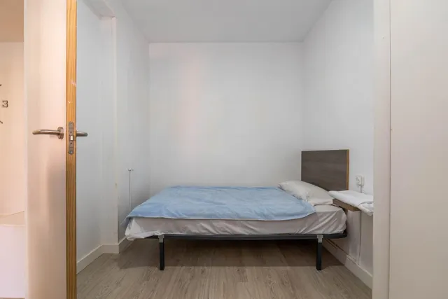 Piso de 5 dormitorios ideal para INVERSORES junto a edificio Junta Andalucía de Almanjáyar — 16