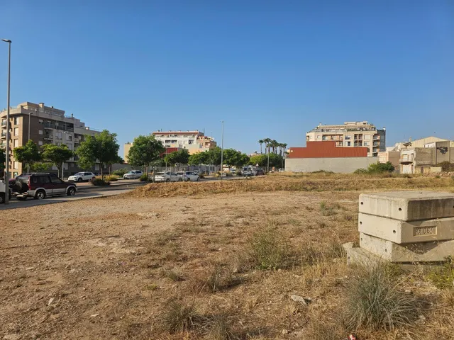 Venta de parcelas a 700 m del mar a  partir de 55.100 euros