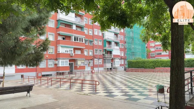 Amueblado, luminoso ! — 32