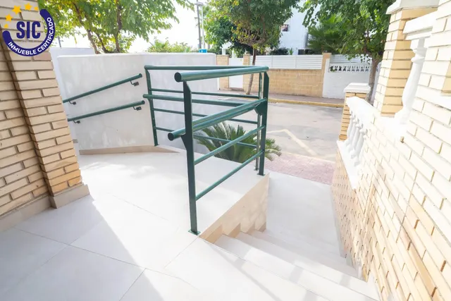 Coqueto apartamento lateral en primera línea en Playa Morro de Gos — 40