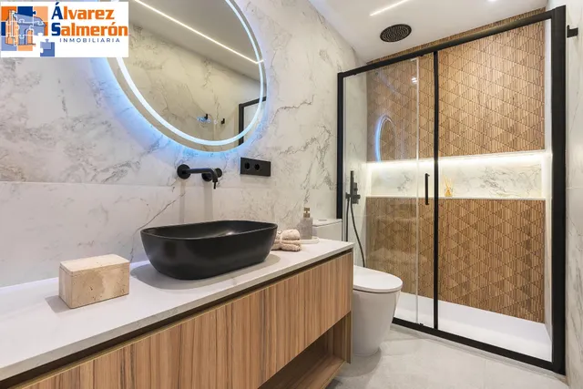 PRECIOSO ESTUDIO DE LUJO EN URBANIZACION TRIUNFO JARDIN — 28