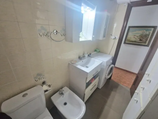 PISO CENTRICO DE 83M2 CON ASCENSOR Y BALCÓN — 26