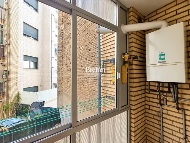 Interesante piso con plaza de garaje y trastero junto a Avenida Goya. — 9