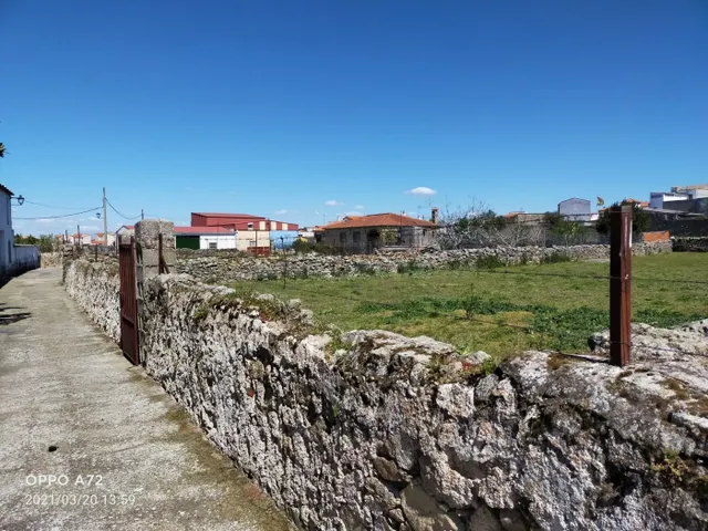 Solar urbano de 850 m2 muy interesante cerca de la plaza en  - foto 2