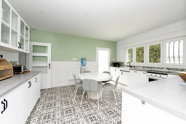 Chalet 6 habitaciones 300m² en venta - Centro — 24