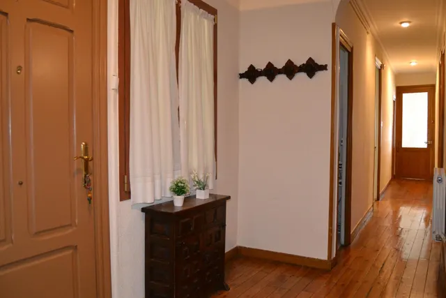 AMPLIA VIVIENDA EN EL CORAZON DE PAMPLONA — 30
