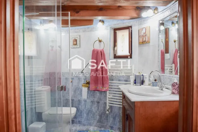 FABULOSA CASA DE PIEDRA TOTALMENTE REFORMADA — 60