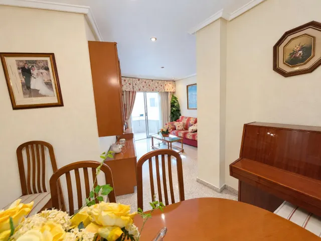 Amplio piso de 3 habitaciones junto a la Glorieta y el puerto de Santa Pola — 9