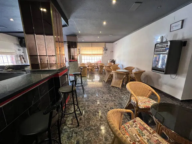 Local / comercial en Dolores — 2