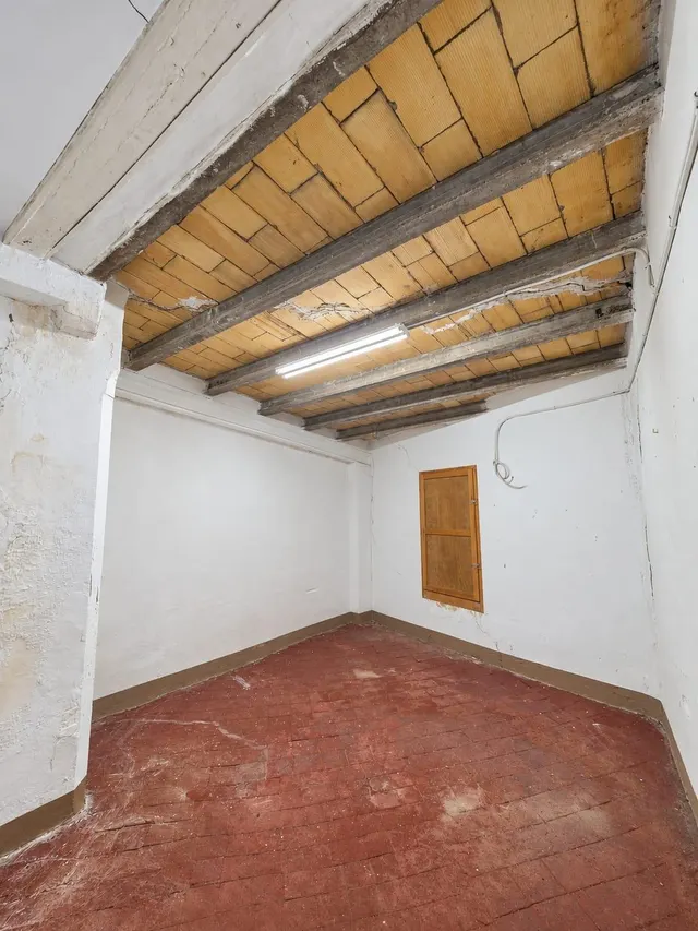 Edificio en venta en pleno centro de Tortosa: local acondicionado, división horizontal y terrado con vistas — 16