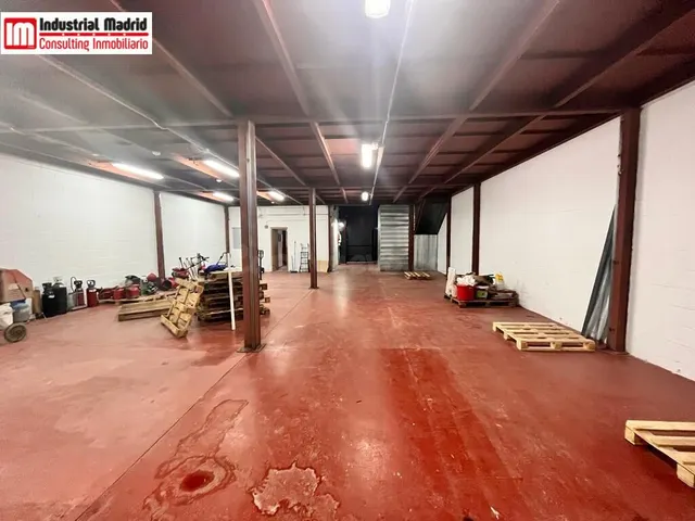 NAVE EN ARGANDA DEL REY EN POLIGONO LA POVEDA.