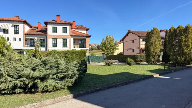 CHALET CON JARDIN Y GARAJE EN COMILLAS — 43