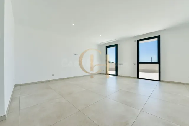 Moderna villa independiente con piscina privada y garaje — 31