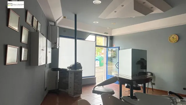 LOCAL EN VILLAQUILAMBRE — 7