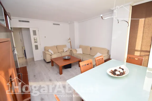 Luz, amplitud y confort familiar en este exclusivo piso esquinero en residencial con piscina, garaje y trastero — 9