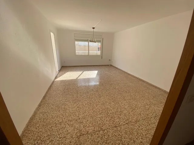 ¡AMPLIO PISO EN UNA ZONA TRANQUILA DE ALCANAR! — 10