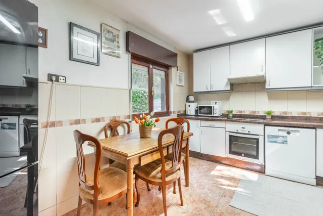 Precioso chalet en un entorno rural con gran parcela a solo 10 minutos de Oviedo — 20