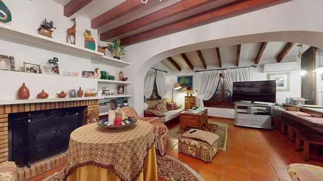 MAITINO AMPLIO CHALET CON PISCINA, PISTA DE TENIS CON VESTUARIOS Y BARBACOA — 16