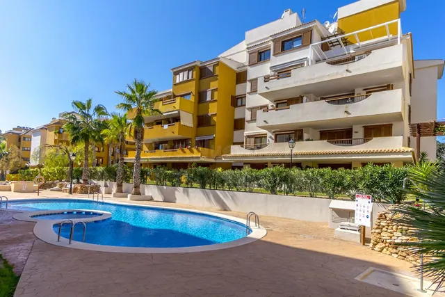 Apartamento ático de 3 dormitorios y 2 baños en punta prima (Orihuela Costa) — 28