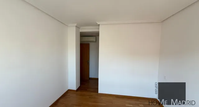 ESTUDIO HOME MADRID OFRECE vivienda de 99 m2 construidos, en urbanización cerrada, en la zona de Montecarmelo. — 11